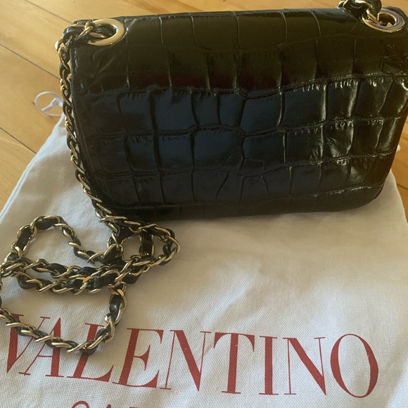 Valentino crossbody purse 🖤 - Picture 4 of 6